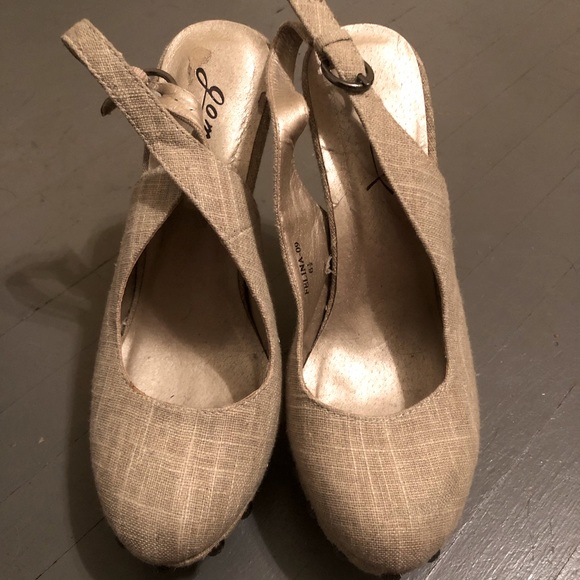 Gomax Shoes - Tan heels